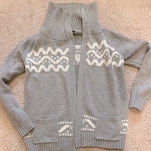 AQUA gray and white sweater size L
